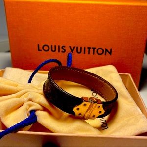 LV bracelet